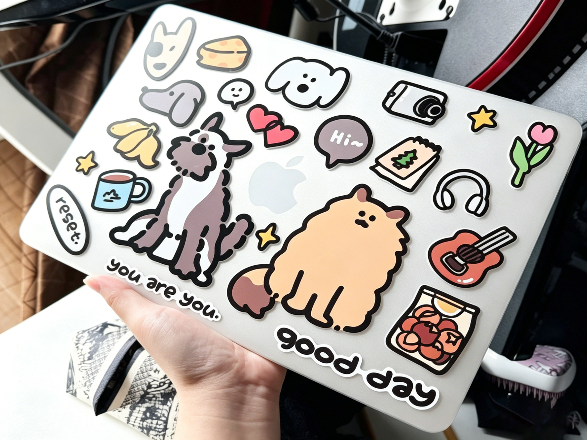 How to Apply and Arrange Laptop Stickers: The Complete Guide